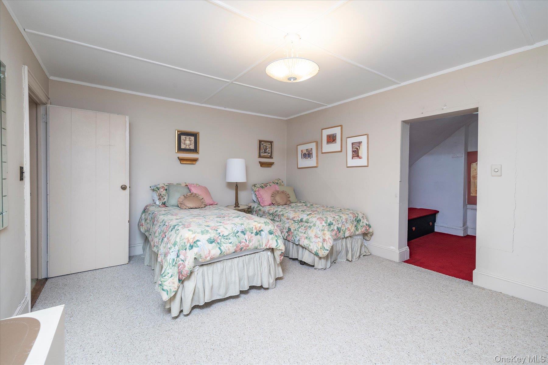 382 Scranton Avenue – For Sale photo 17