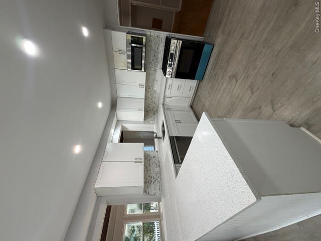 650 8th Avenue – For Rent photo 3