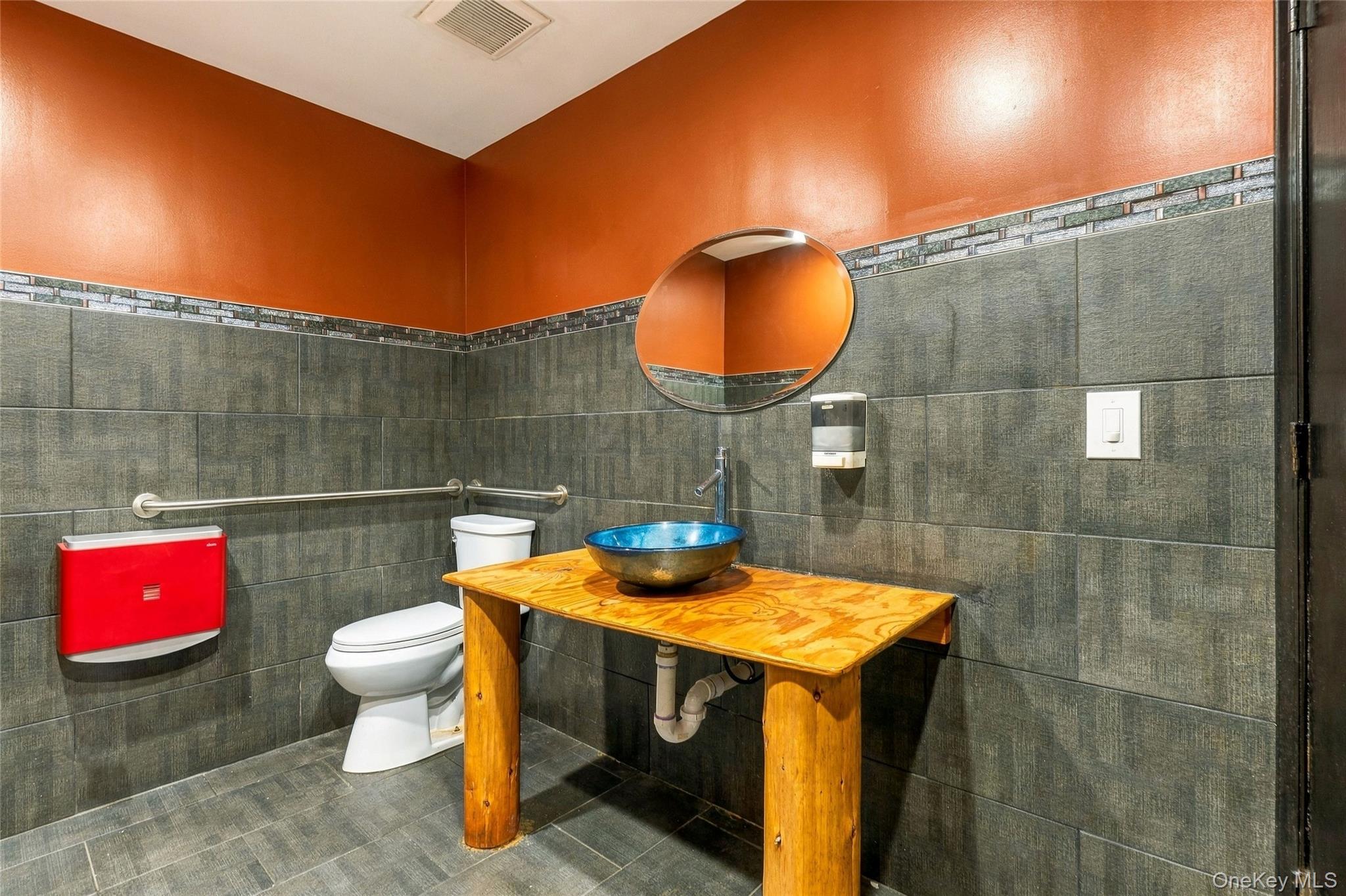 8 N Airmont Road – For Rent photo 35