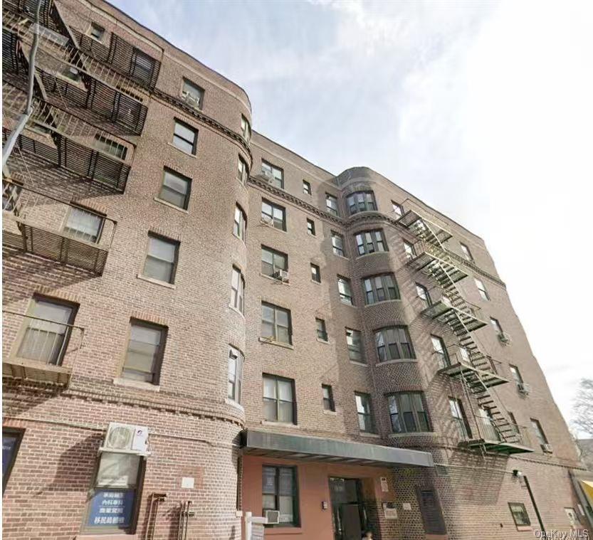 83-06 Vietor Avenue, Unit 4G