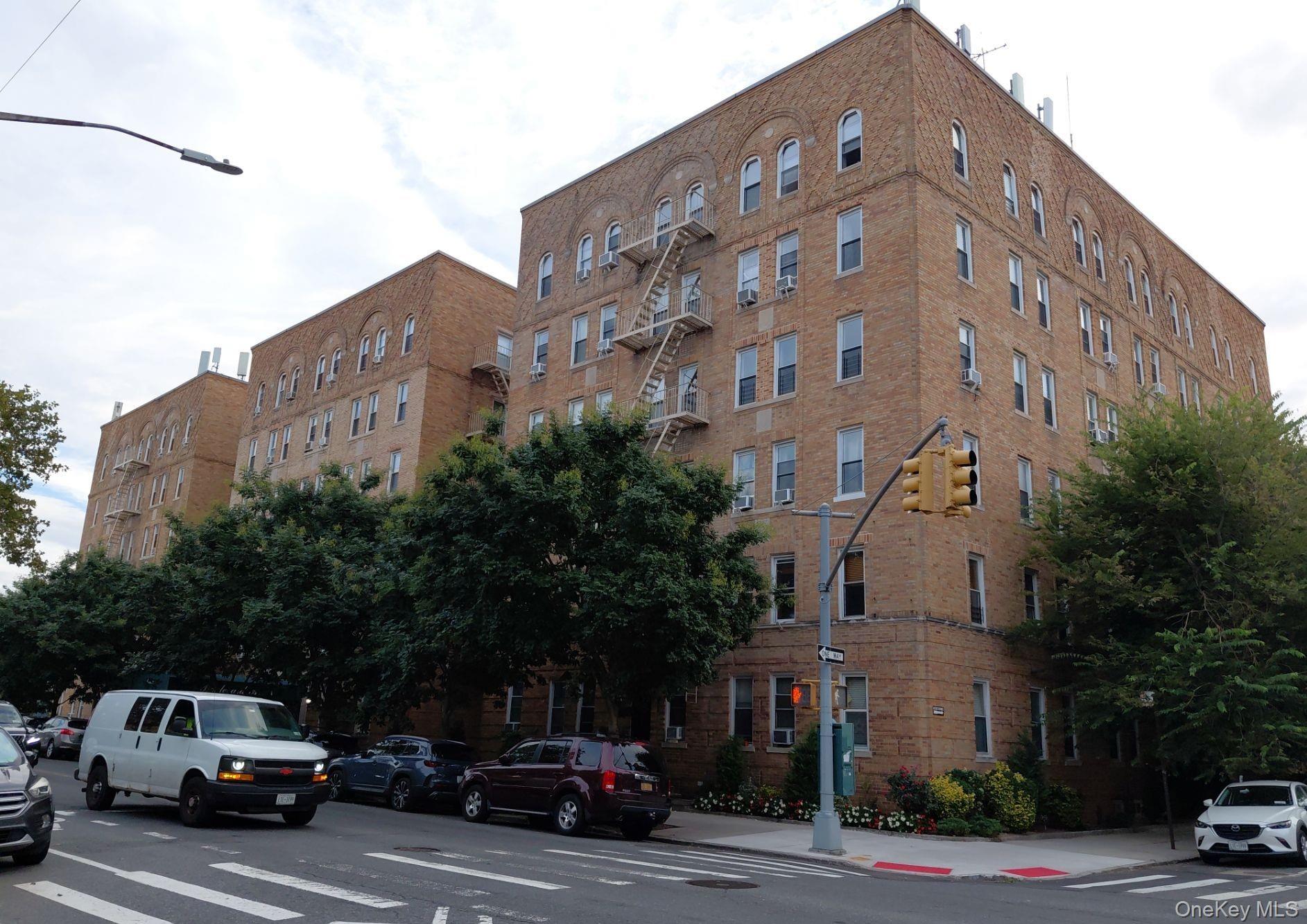 6735 Ridge Boulevard, Unit 5F photo 3
