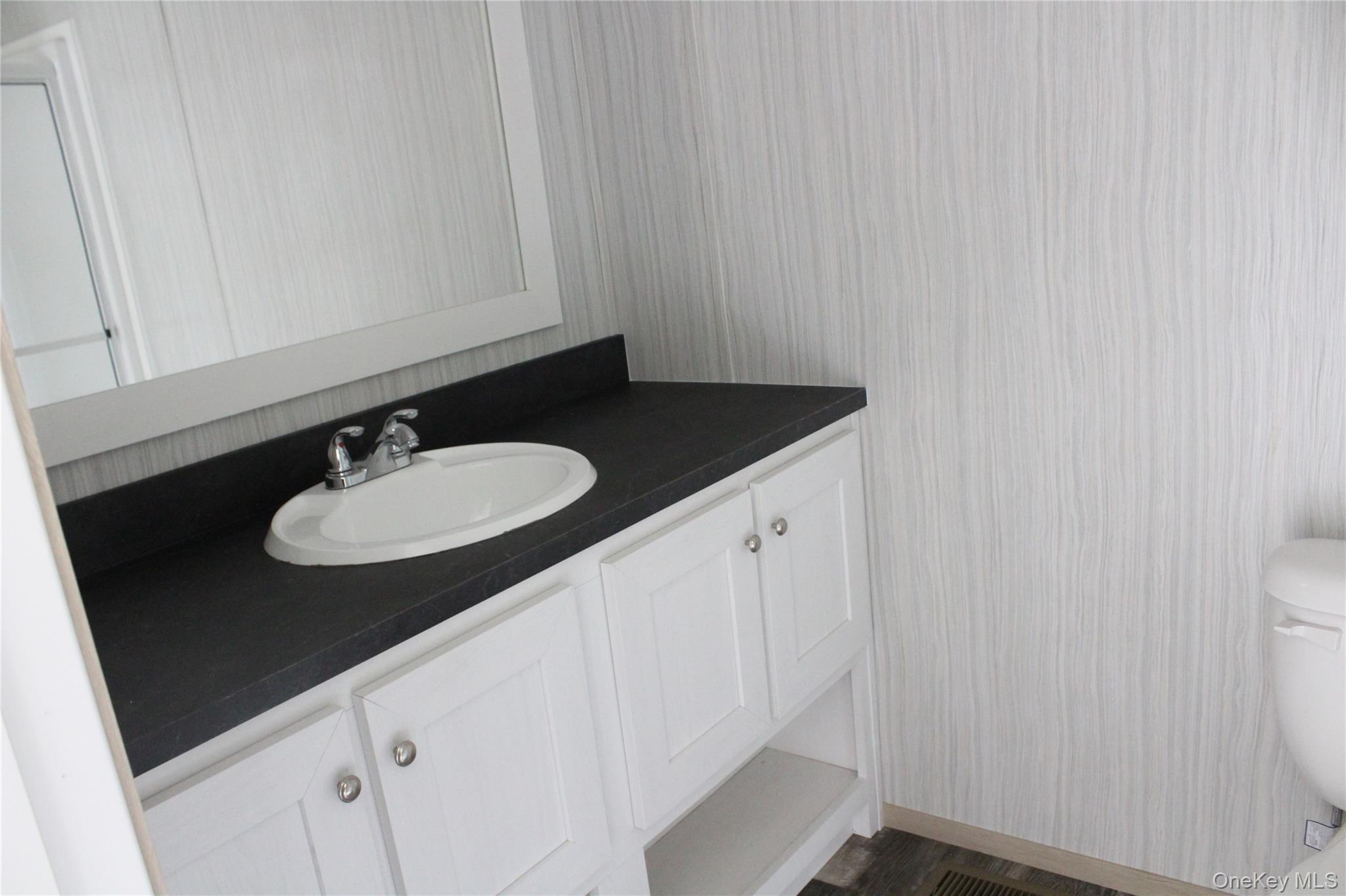 7 First Street – For Sale photo 4