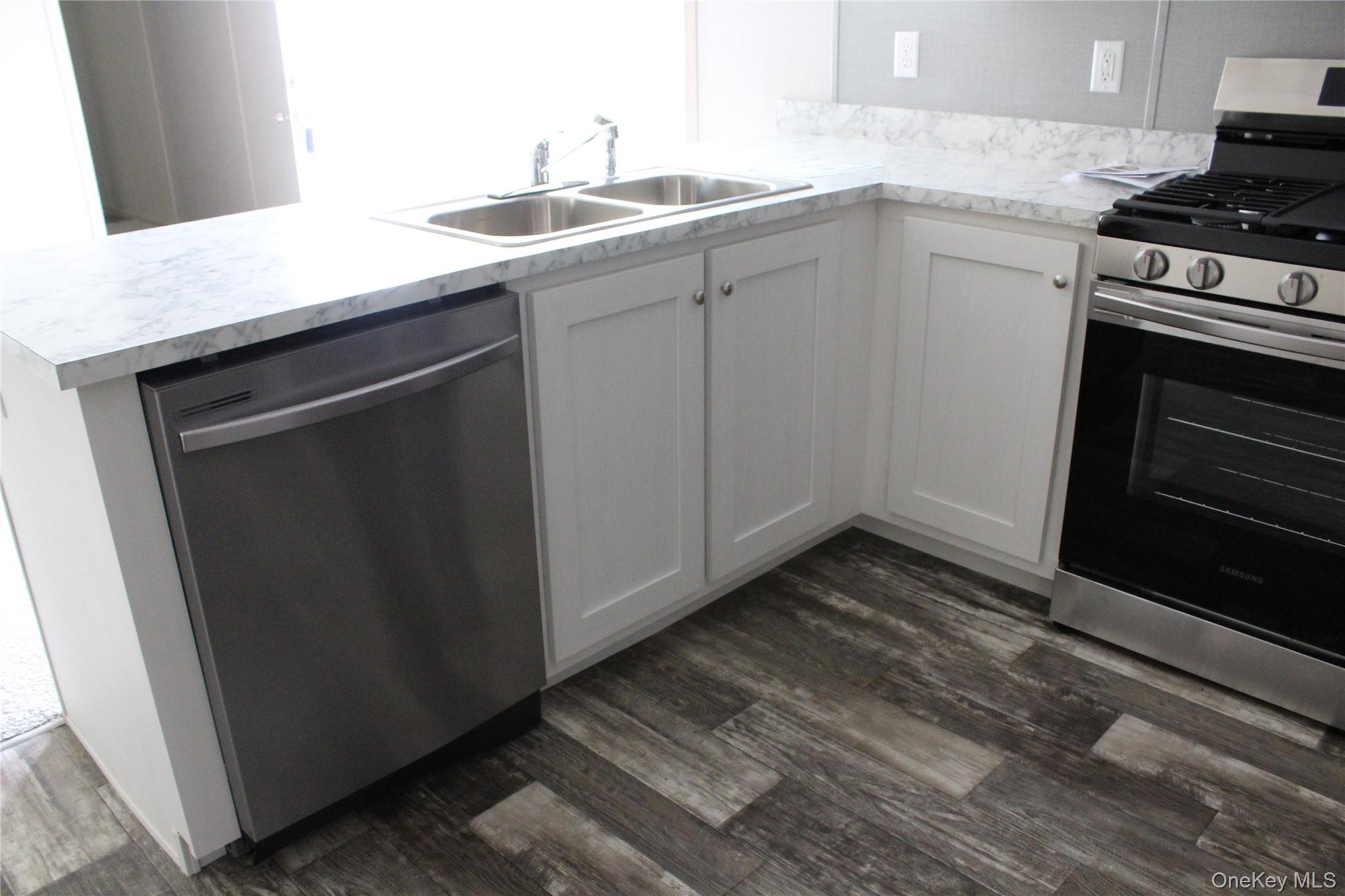 7 First Street – For Sale photo 11