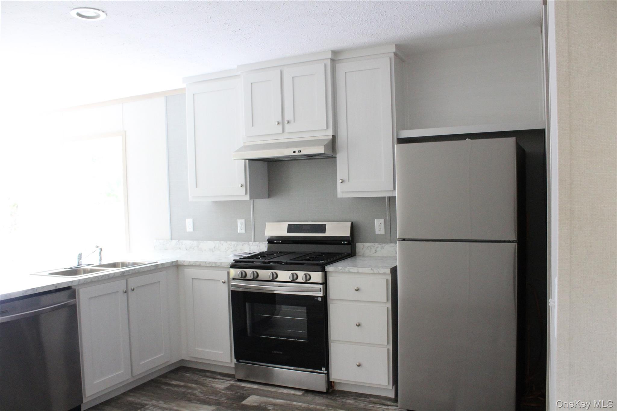7 First Street – For Sale photo 3
