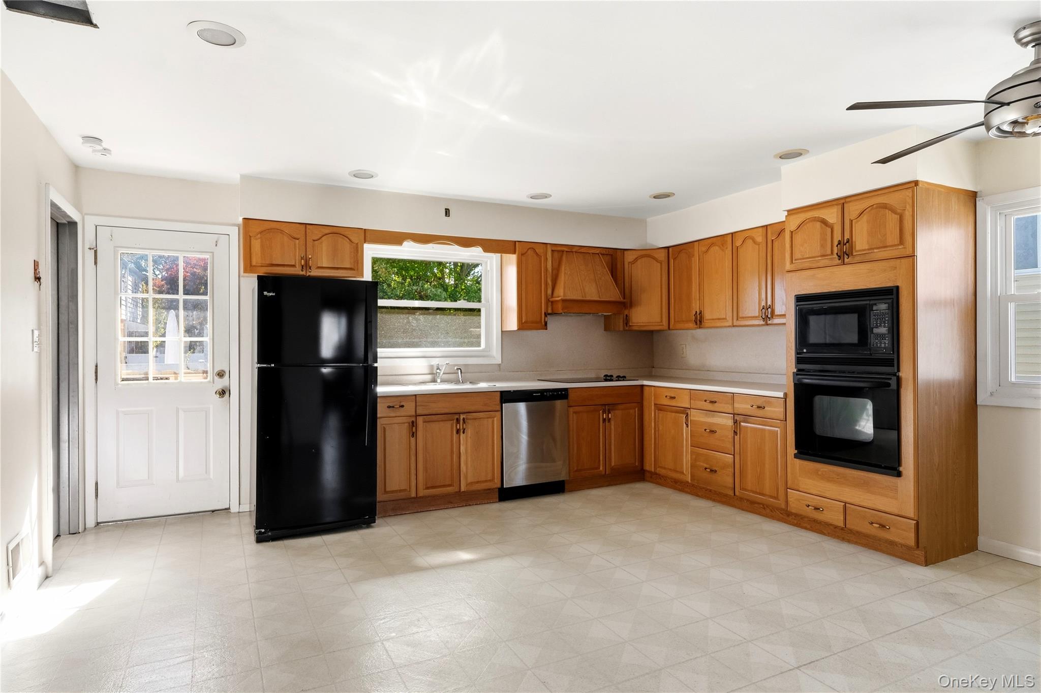 231 E Clearwater Road – For Sale photo 2