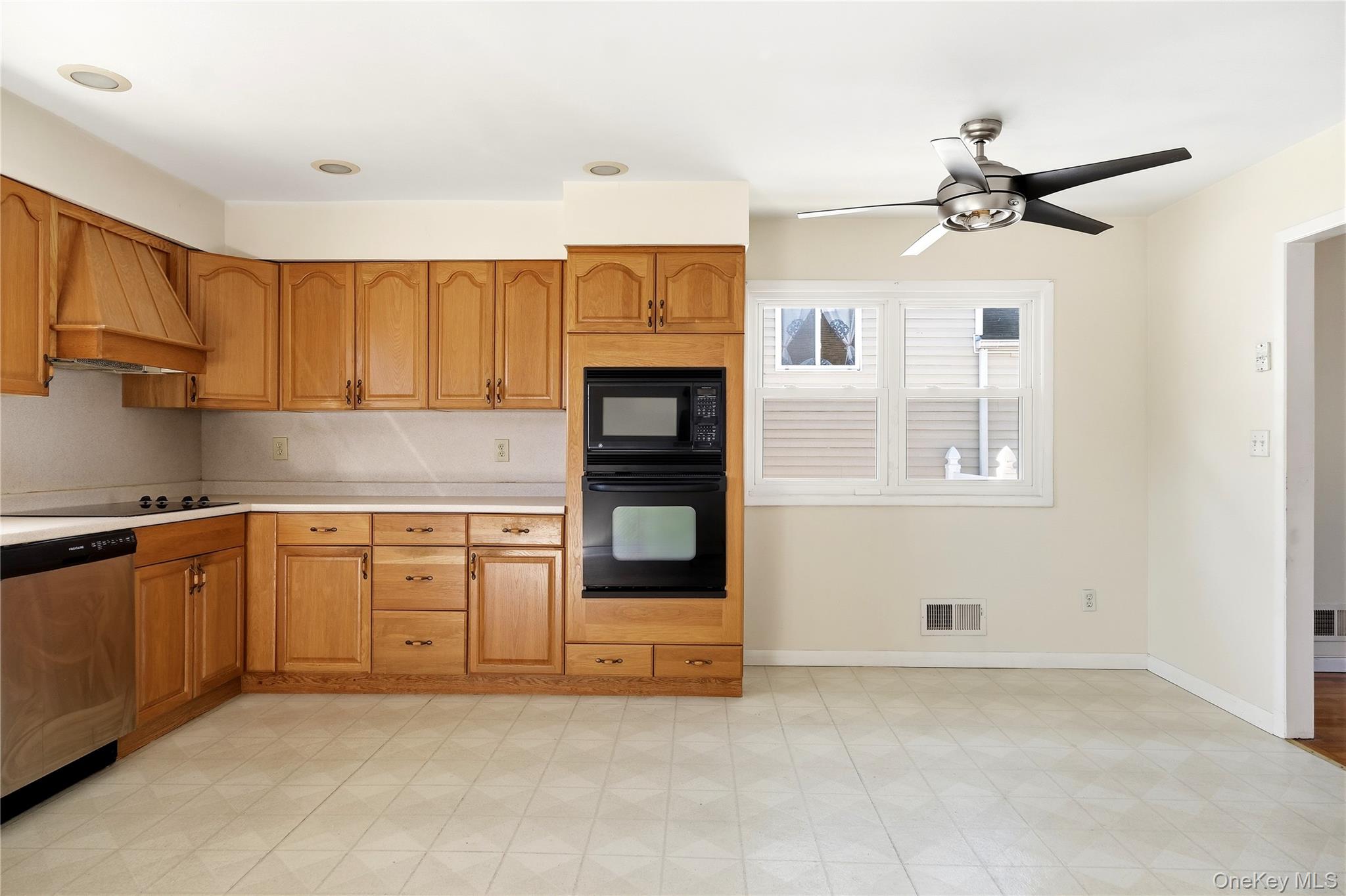 231 E Clearwater Road – For Sale photo 3