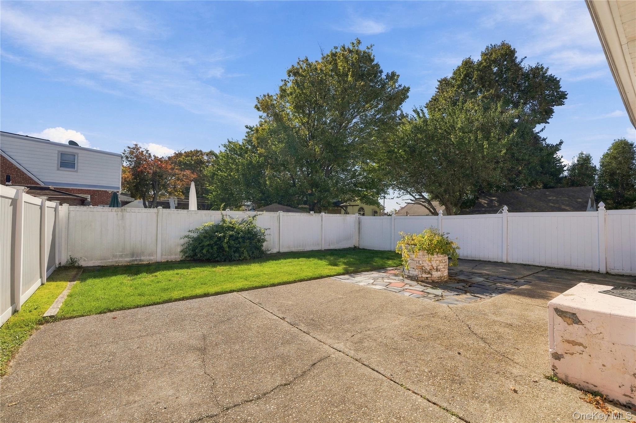 231 E Clearwater Road – For Sale photo 16