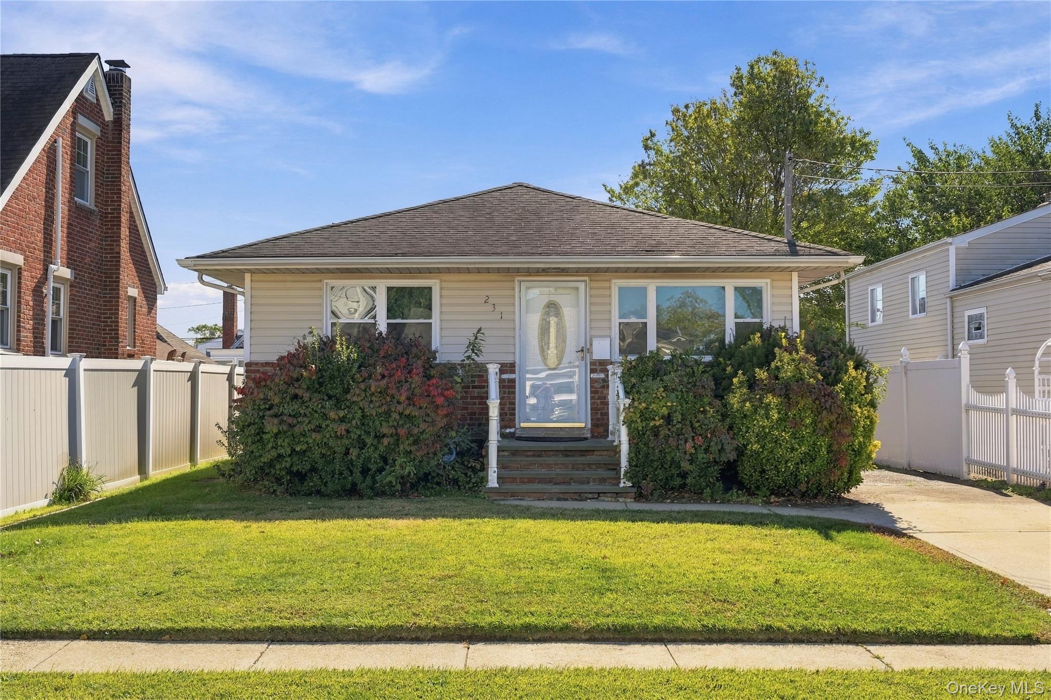 231 E Clearwater Road – For Sale