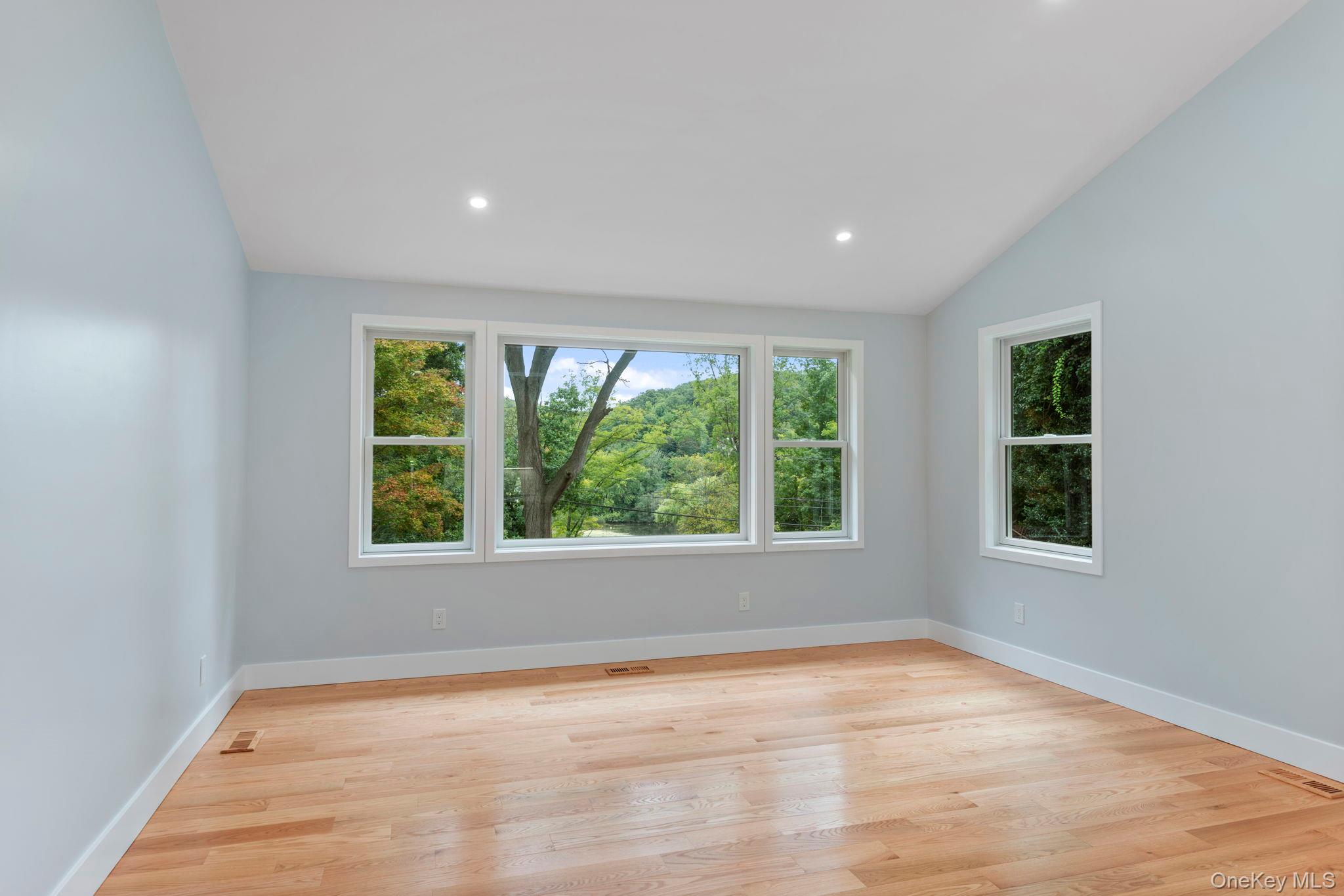 40 Lakeside Drive – For Sale photo 17