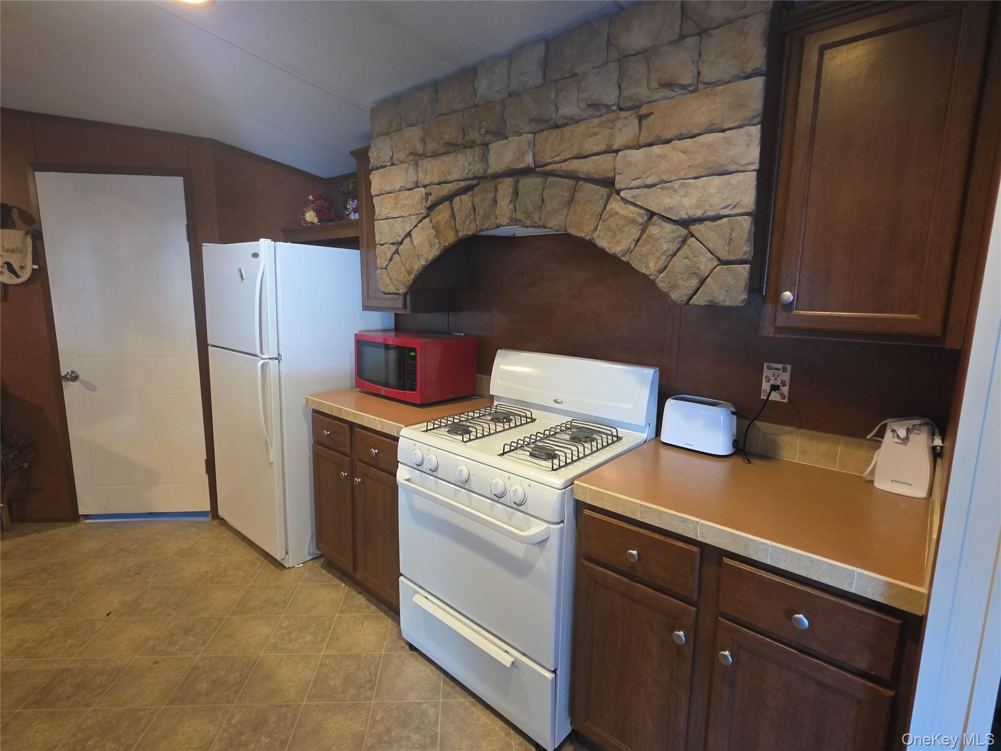 37 Hubbard Avenue, Unit 12 photo 8
