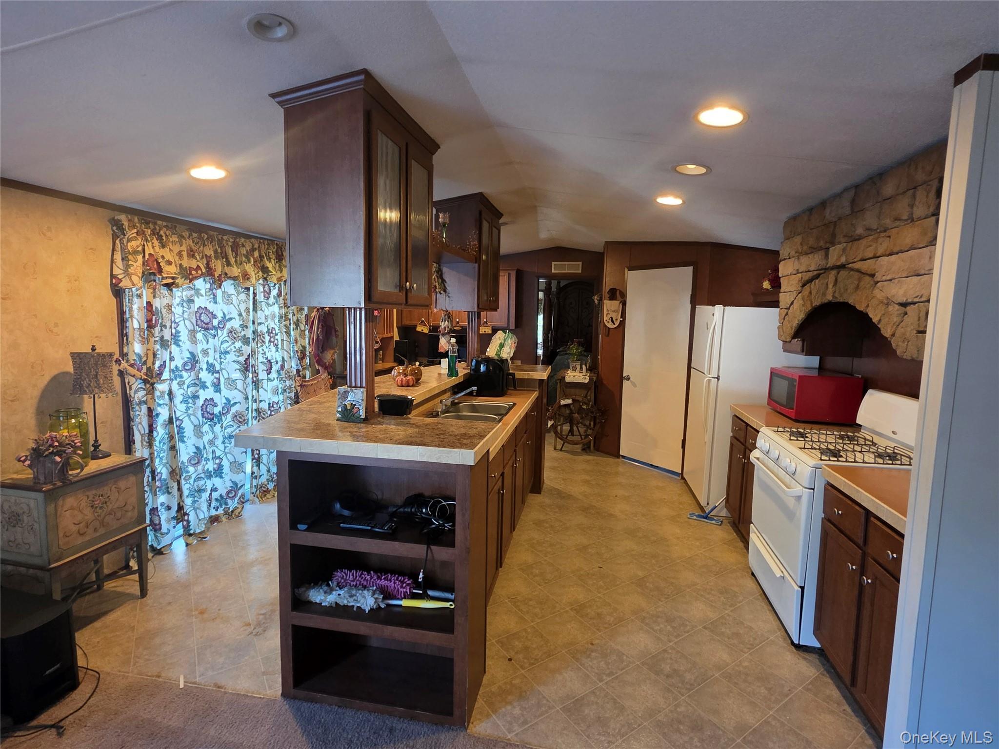 37 Hubbard Avenue, Unit 12 photo 7