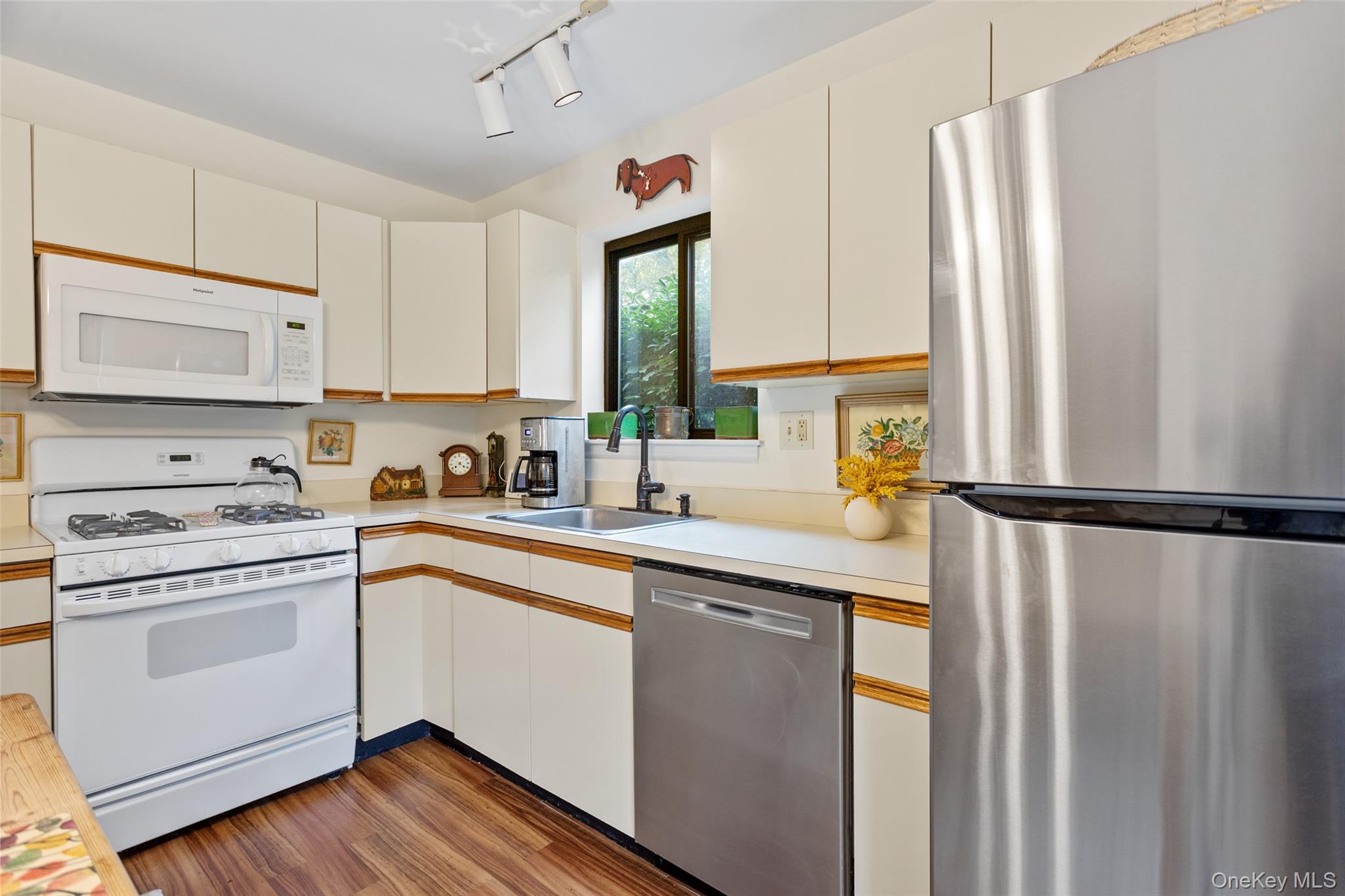 241 Old Farm Lane – For Sale photo 13