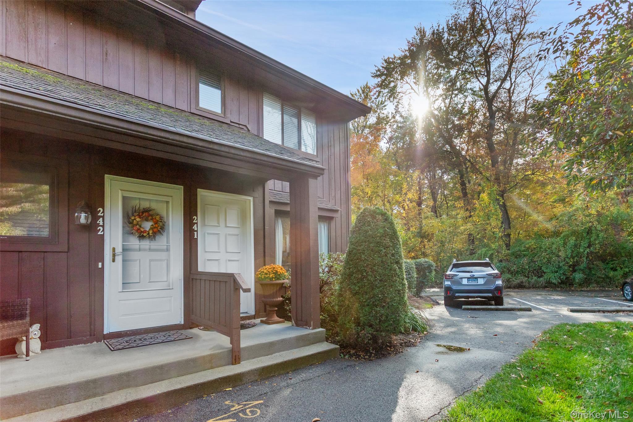 241 Old Farm Lane – For Sale photo 2