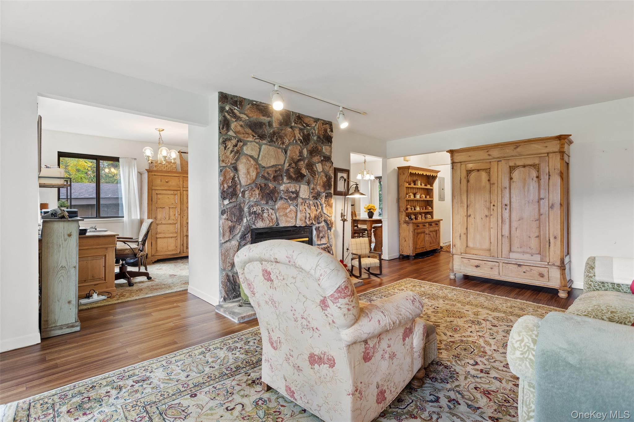 241 Old Farm Lane – For Sale photo 8