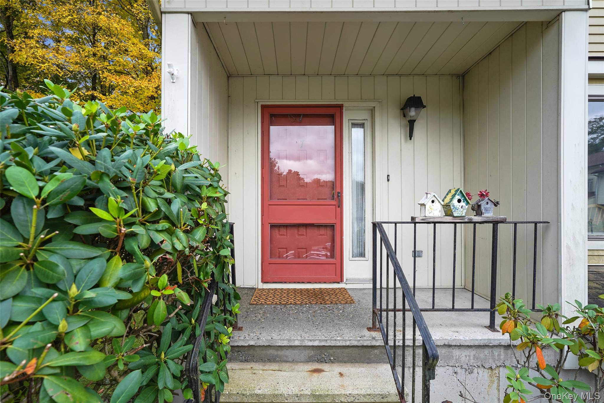 7 Krystal Drive – For Sale photo 3