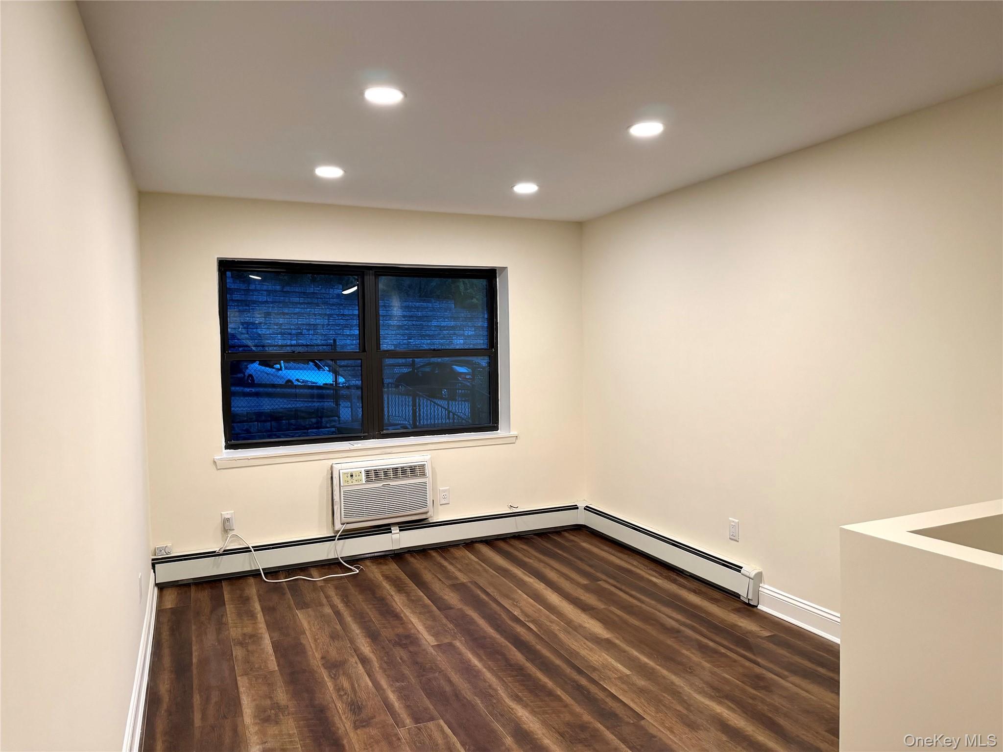 240-22 70 Avenue, Unit 9C,9G2 photo 3