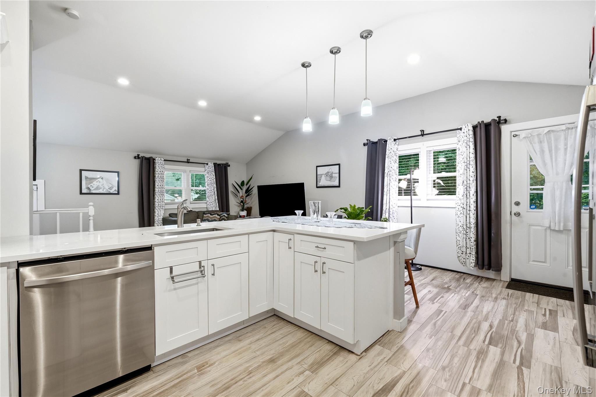 165 Berkshire Drive – For Sale photo 4