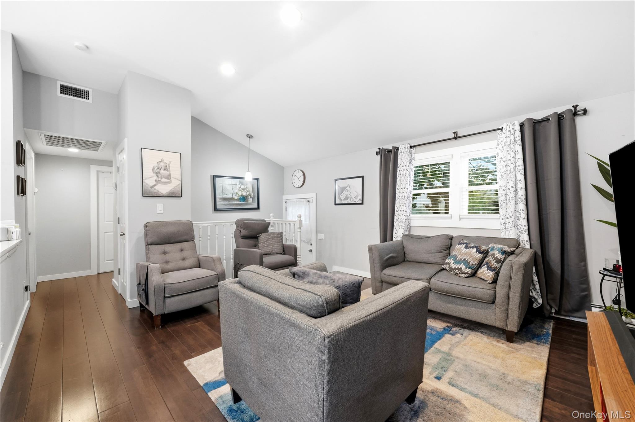 165 Berkshire Drive – For Sale photo 3