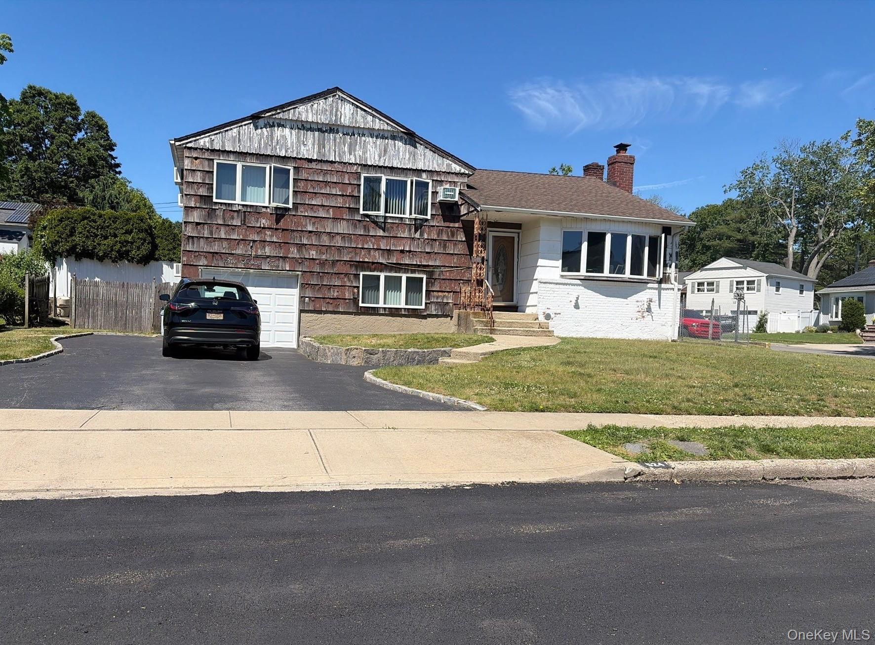 524 Pontiac Road – For Sale