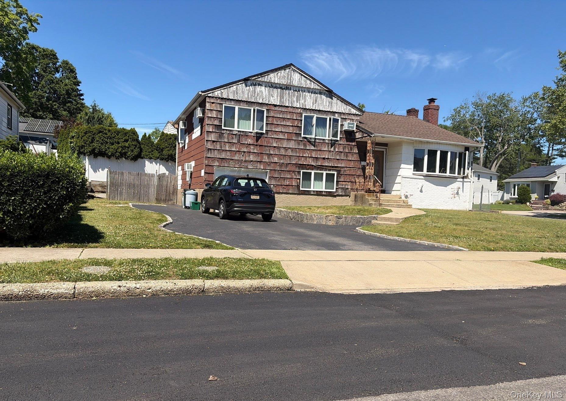 524 Pontiac Road – For Sale photo 2