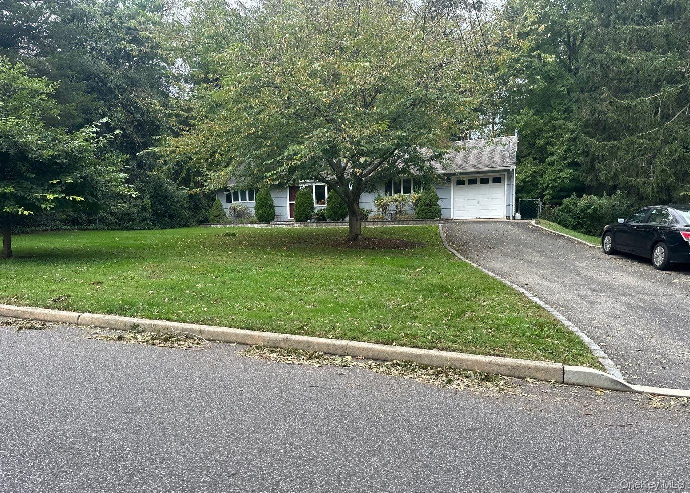 35 Soundview Drive – For Sale photo 2