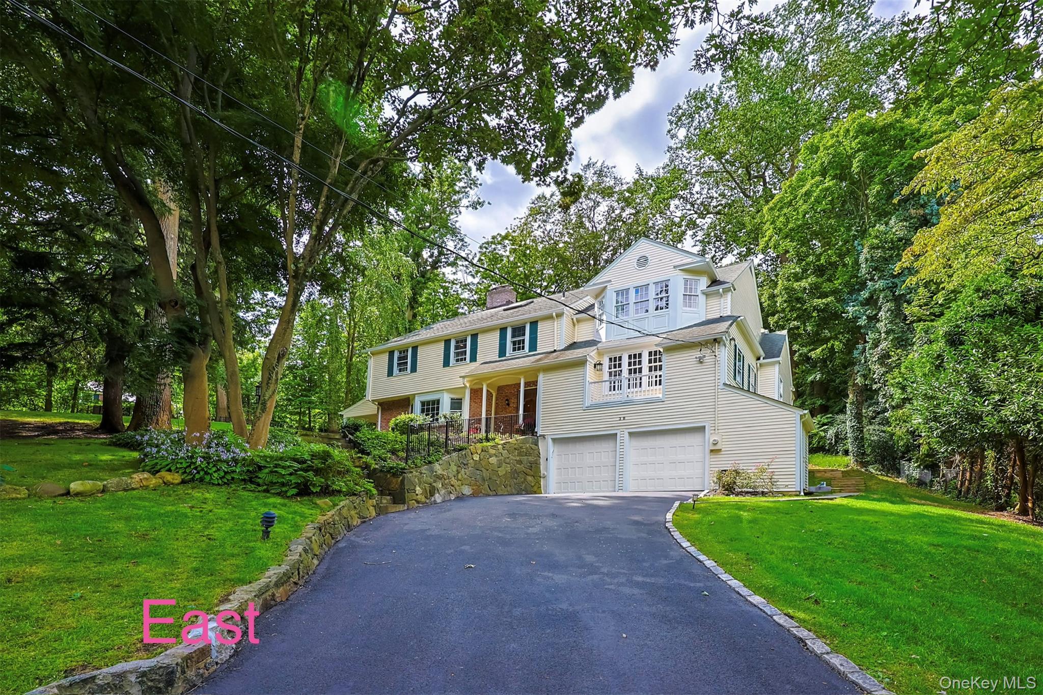 38 The Oaks – For Sale photo 2