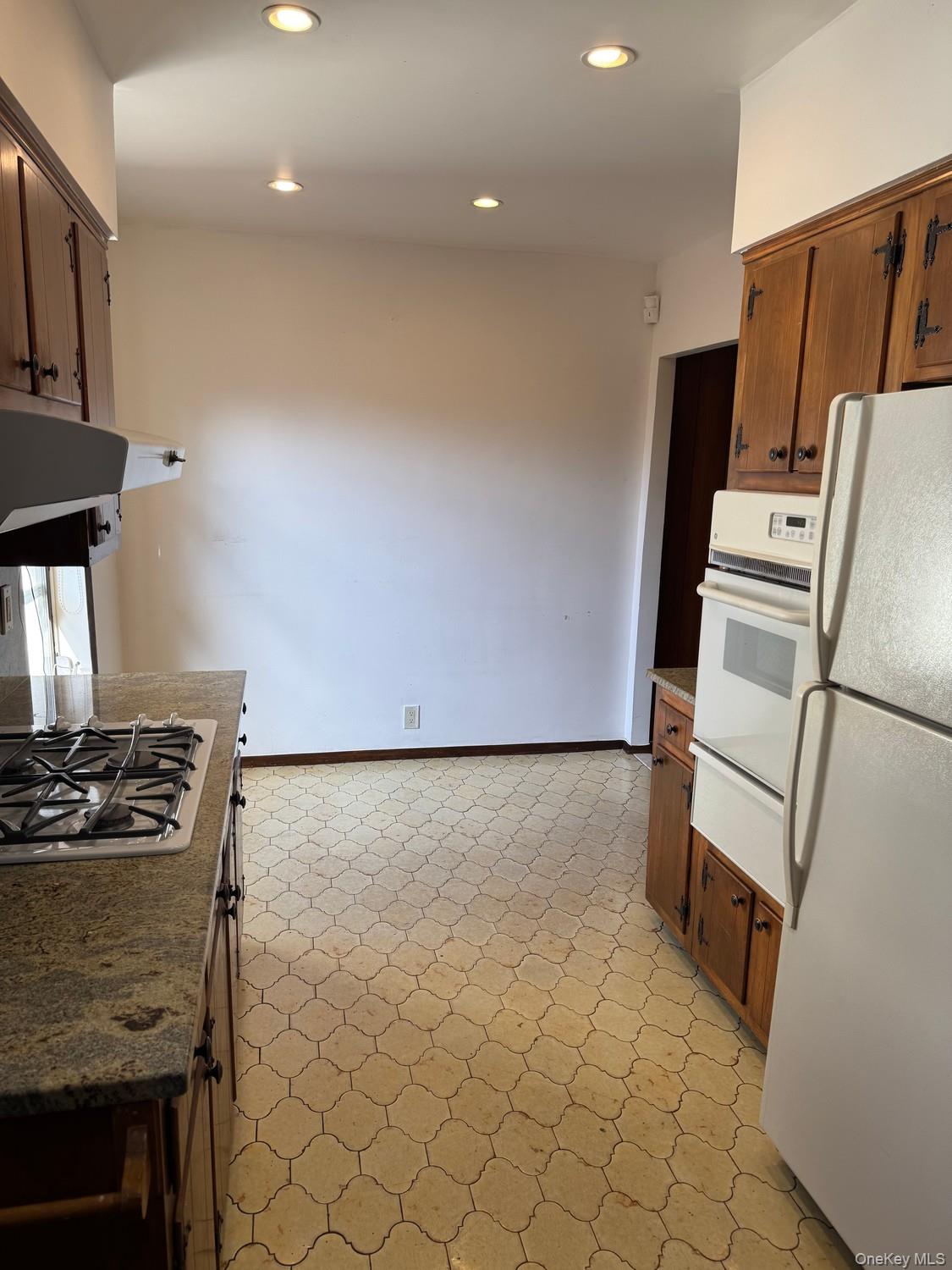 99-03 Ascan Avenue – For Sale photo 10