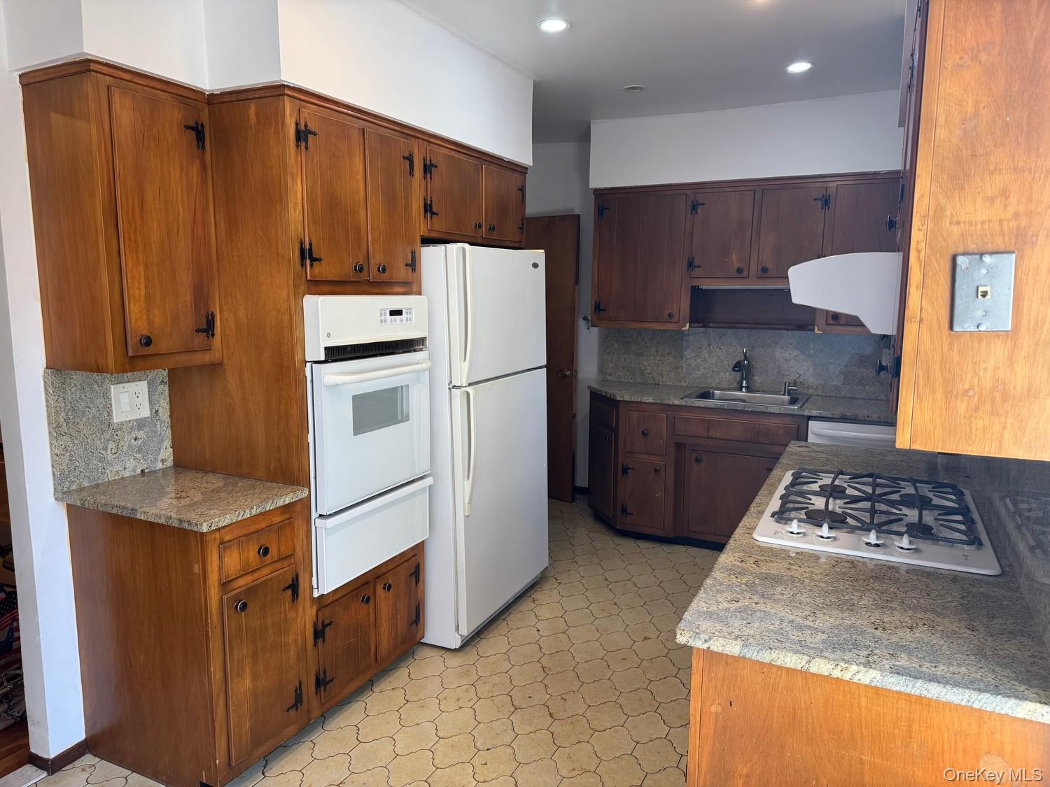 99-03 Ascan Avenue – For Sale photo 9