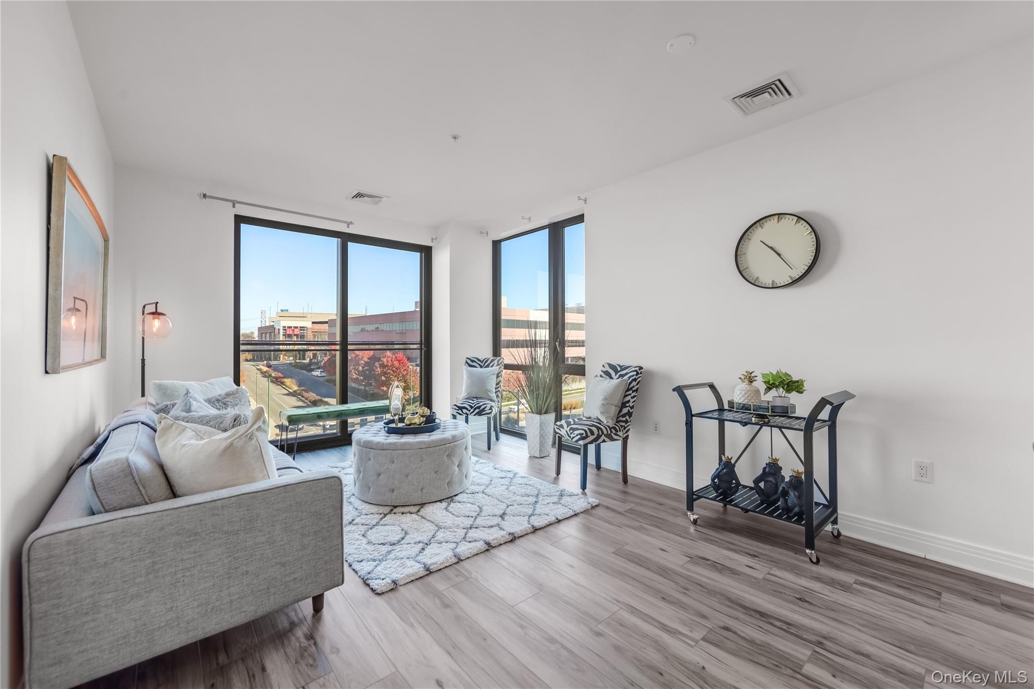 701 Ridge Hill Boulevard, Unit 8M photo 2