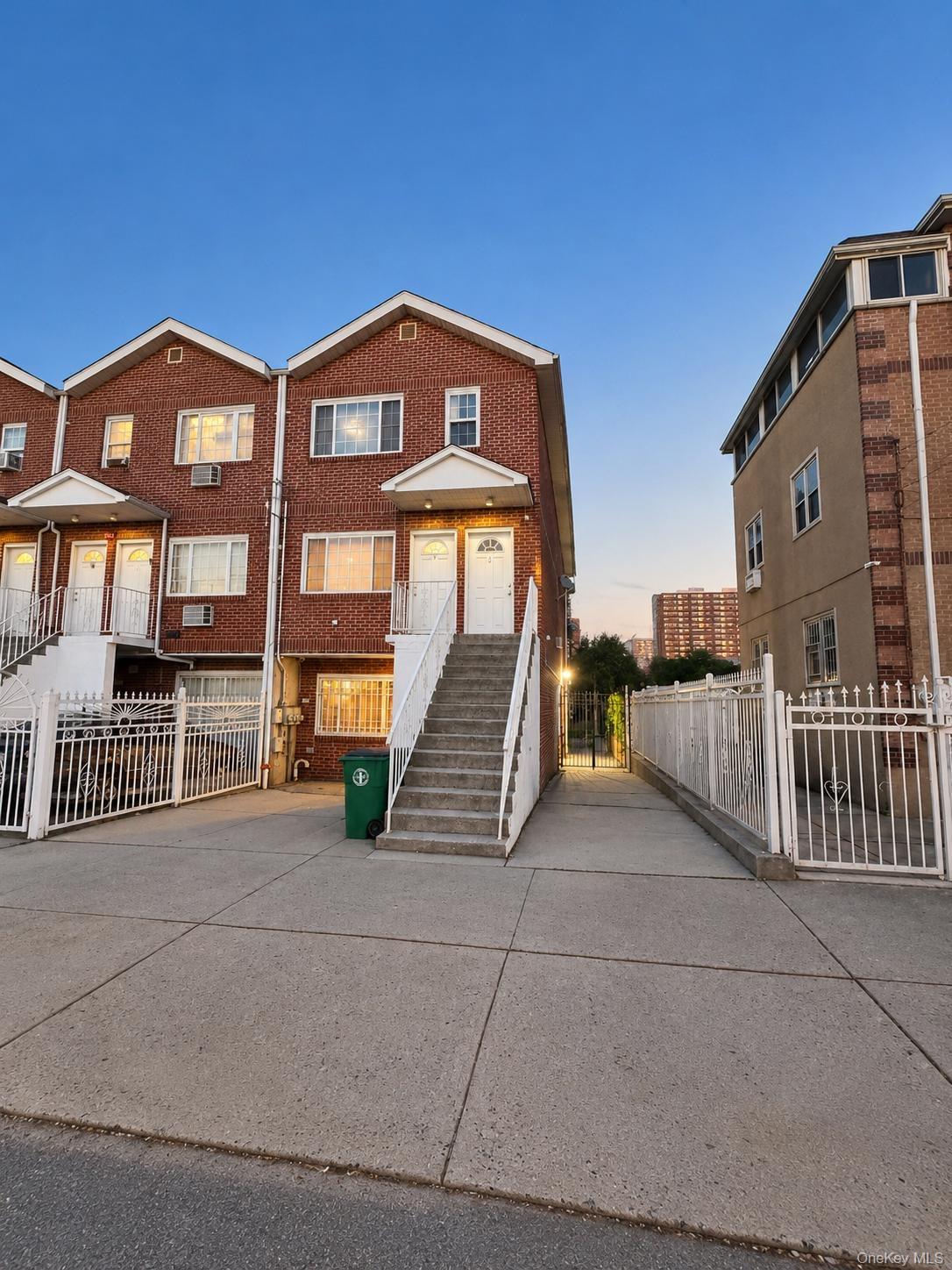 707 Crescent Street – For Rent