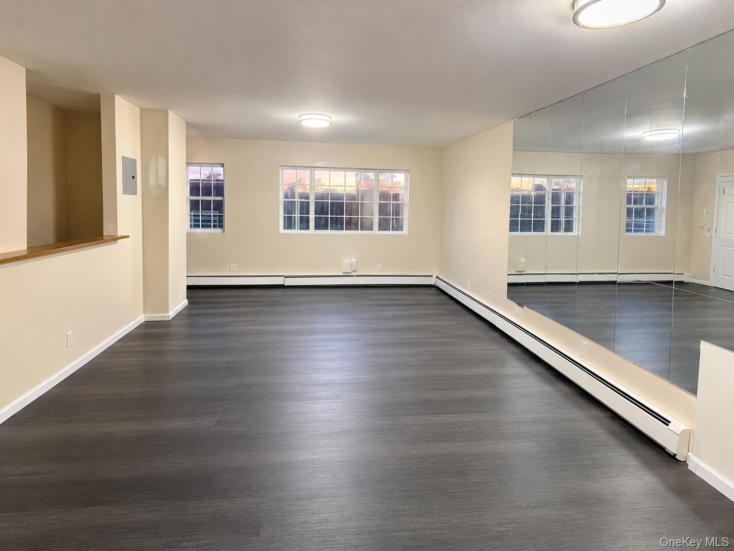 707 Crescent Street – For Rent photo 3