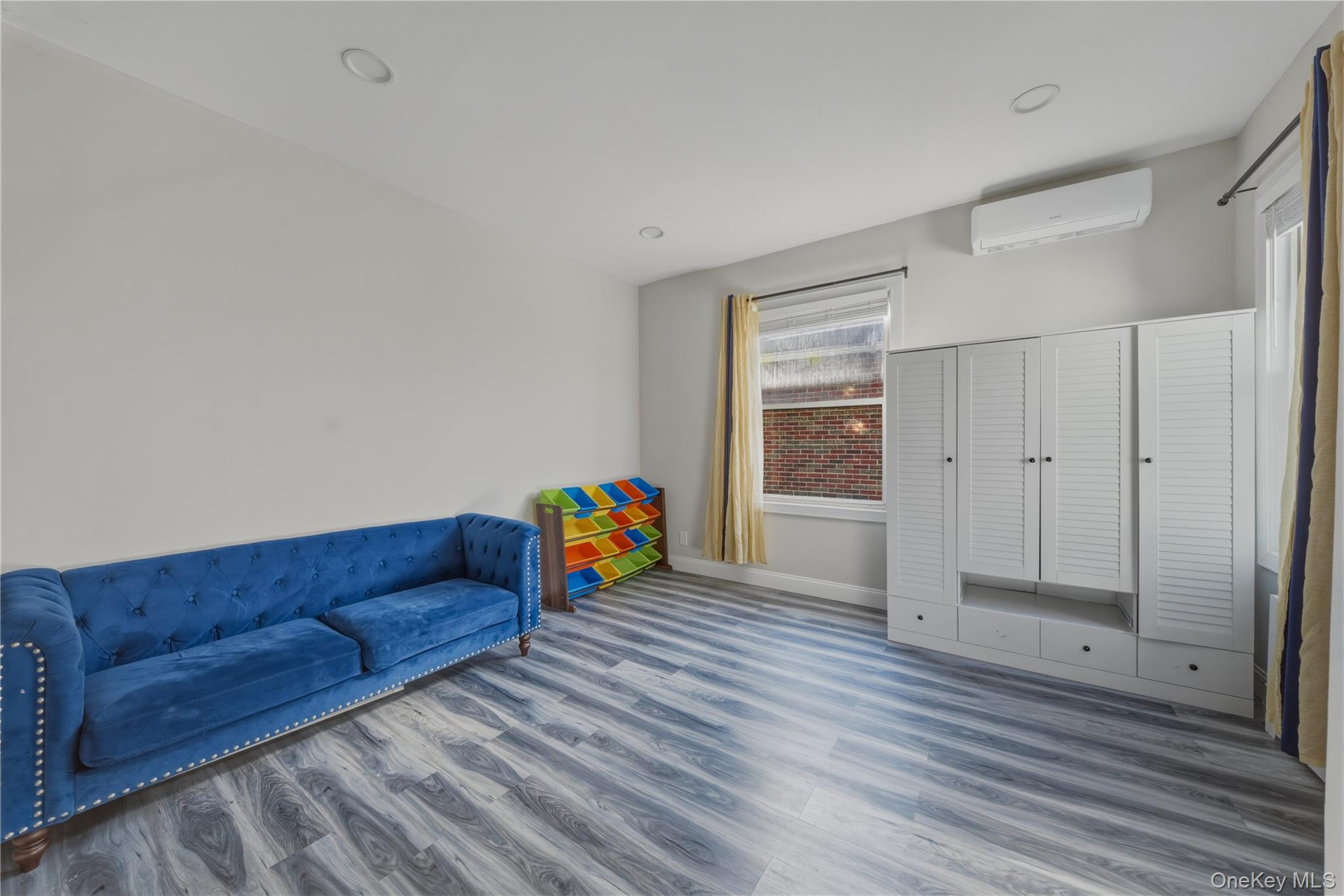 240 S 10th Avenue – For Sale photo 12