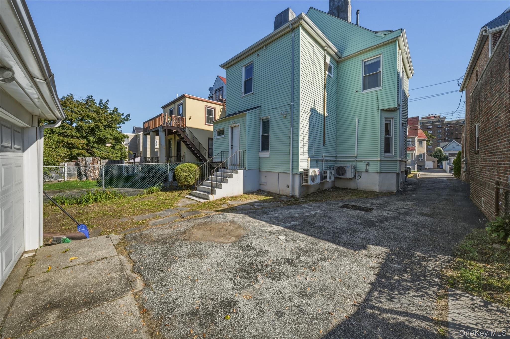 240 S 10th Avenue – For Sale photo 20