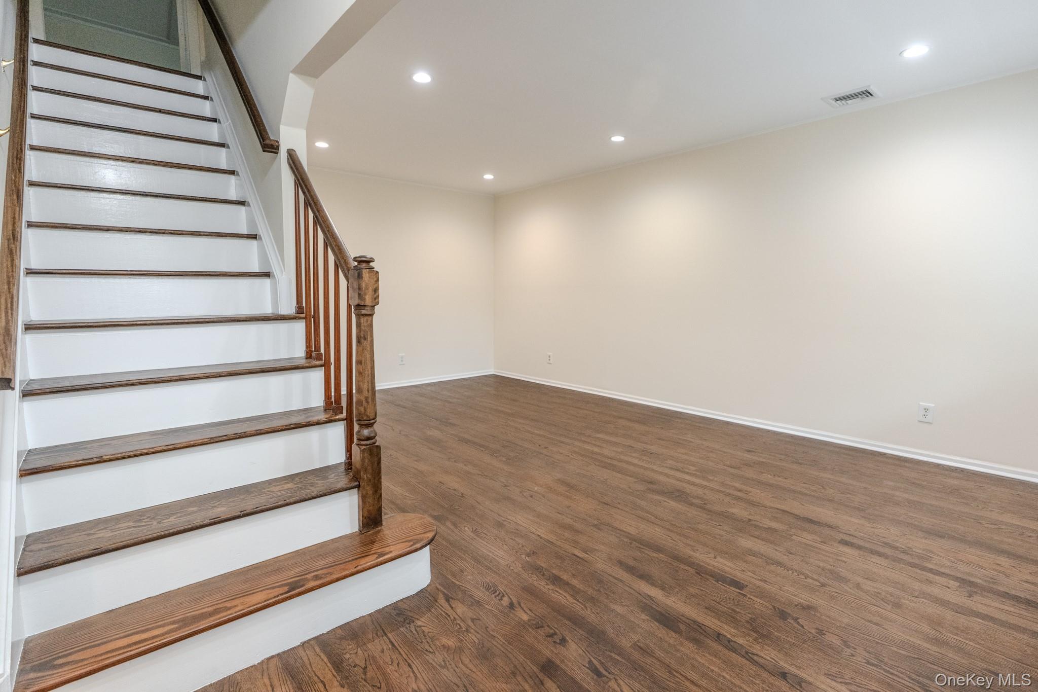 2469 Fortesque Avenue – For Sale photo 9