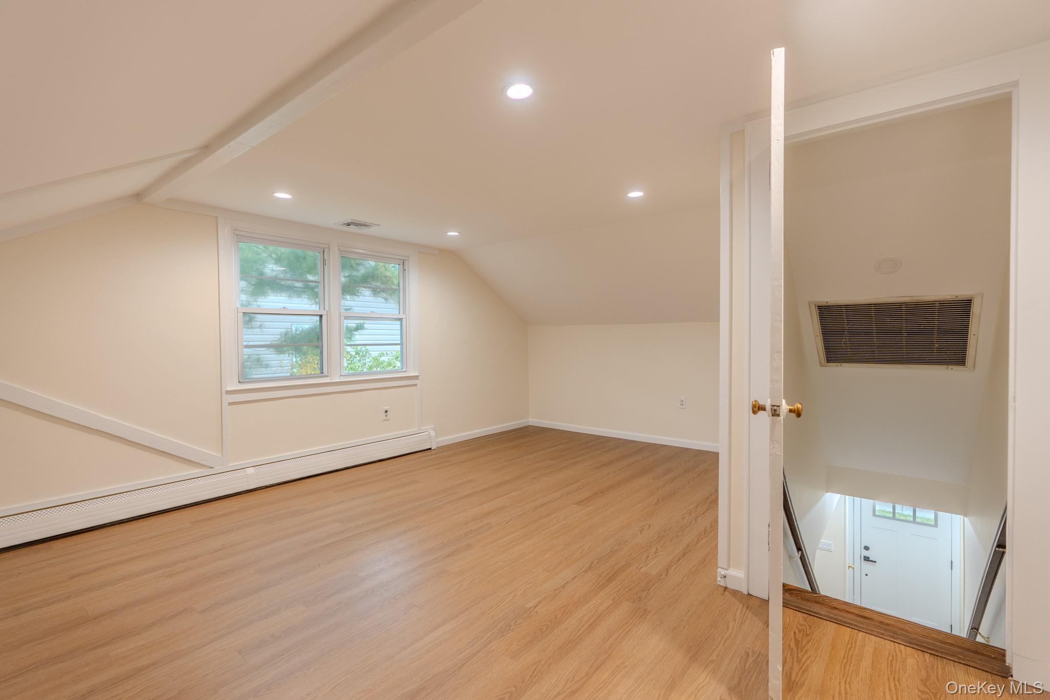 2469 Fortesque Avenue – For Sale photo 17