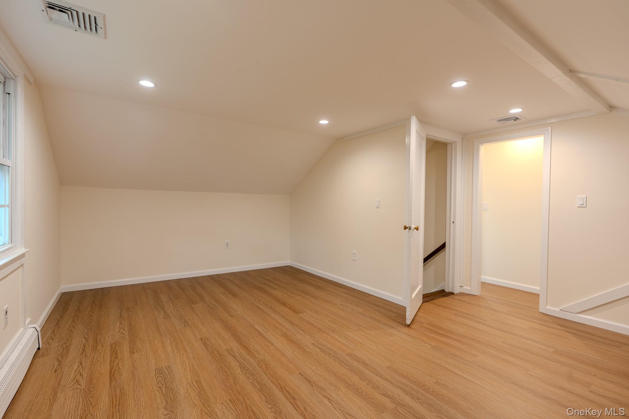 2469 Fortesque Avenue – For Sale photo 15