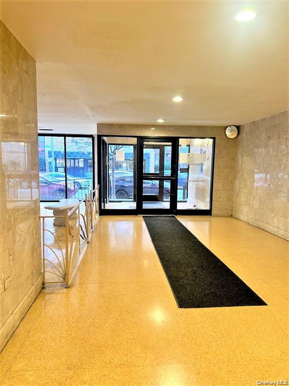 99-06 58 Avenue, Unit 3H photo 2