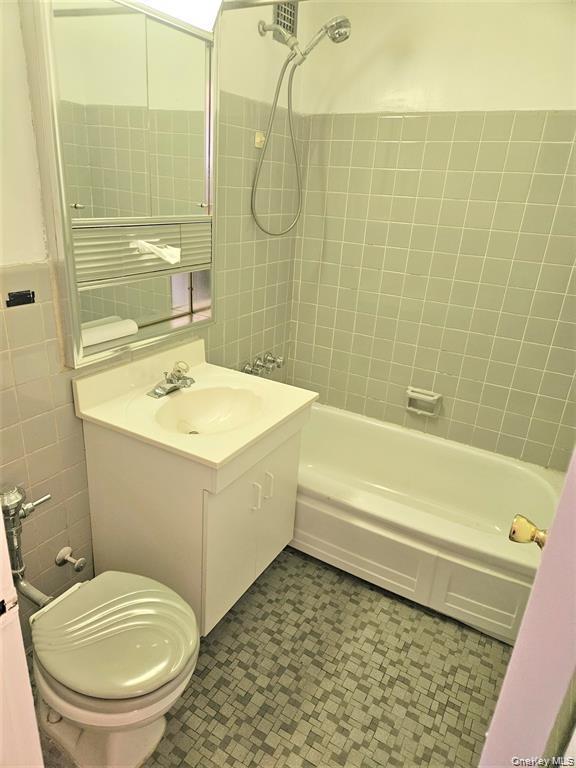 99-06 58 Avenue, Unit 3H photo 19