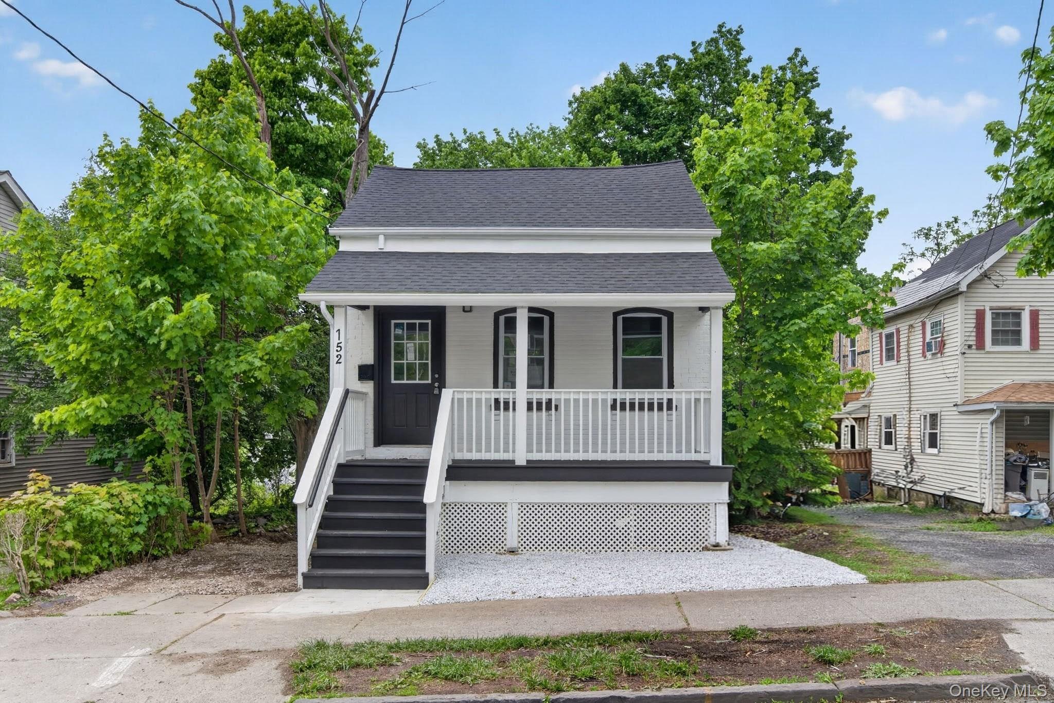 152 N Clinton Street, Unit 1