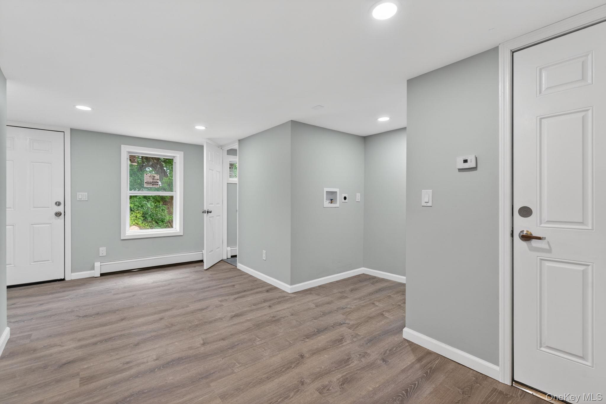 152 N Clinton Street, Unit 1 photo 12