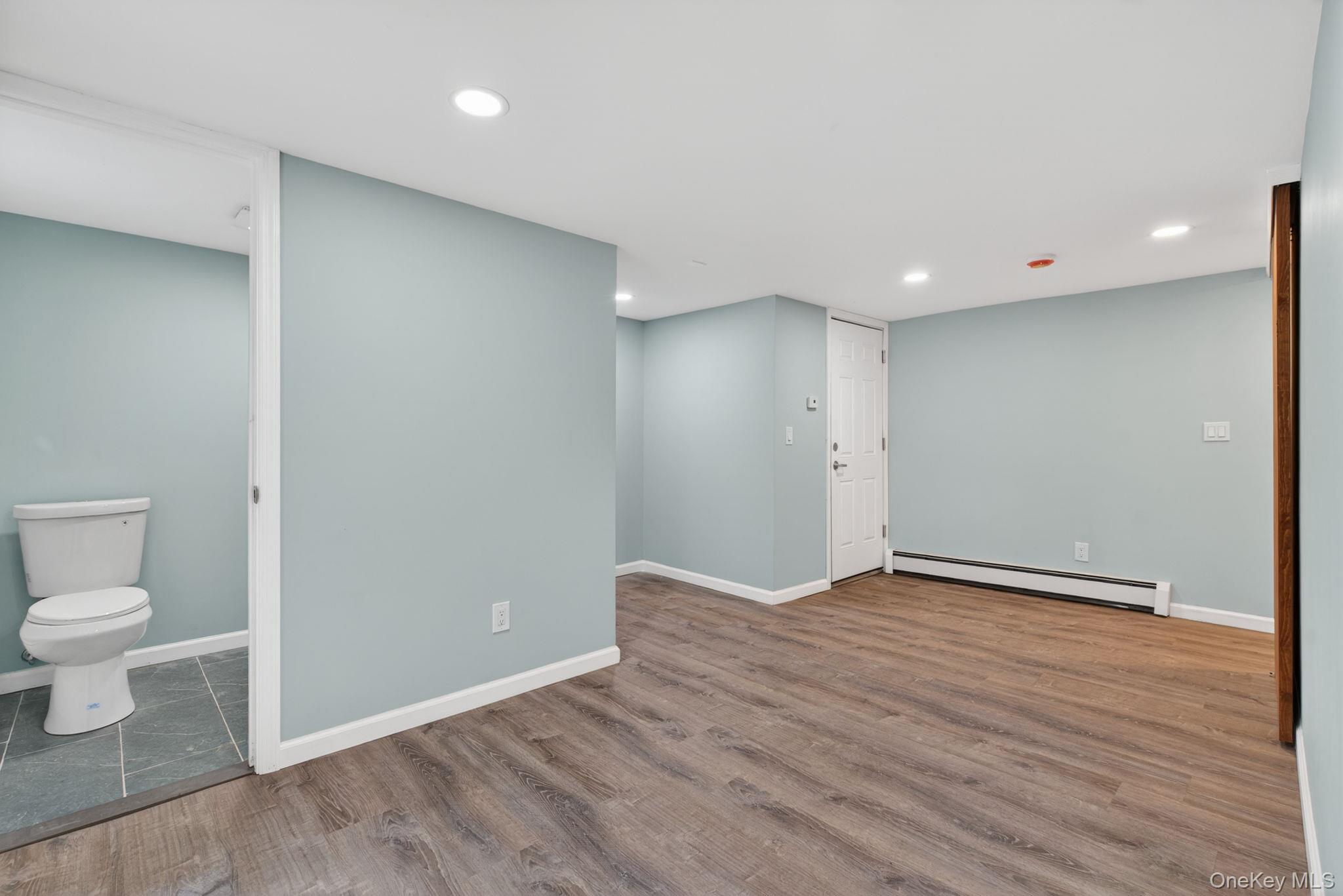 152 N Clinton Street, Unit 1 photo 14