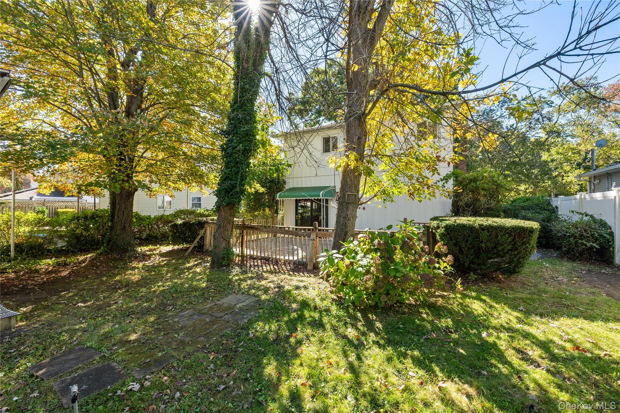 537 Lakeway Drive – For Sale photo 21