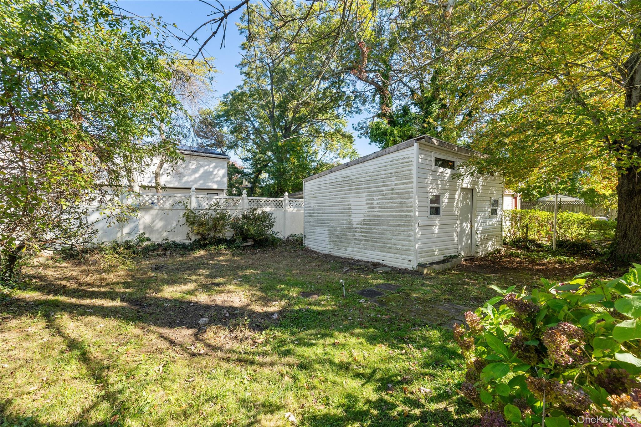 537 Lakeway Drive – For Sale photo 22