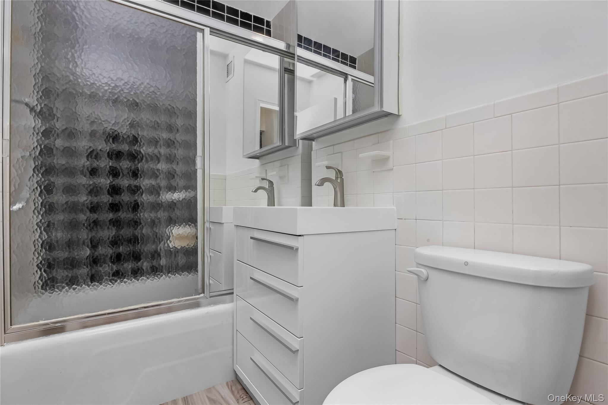 70-25 Yellowstone Boulevard, Unit 8Z photo 6