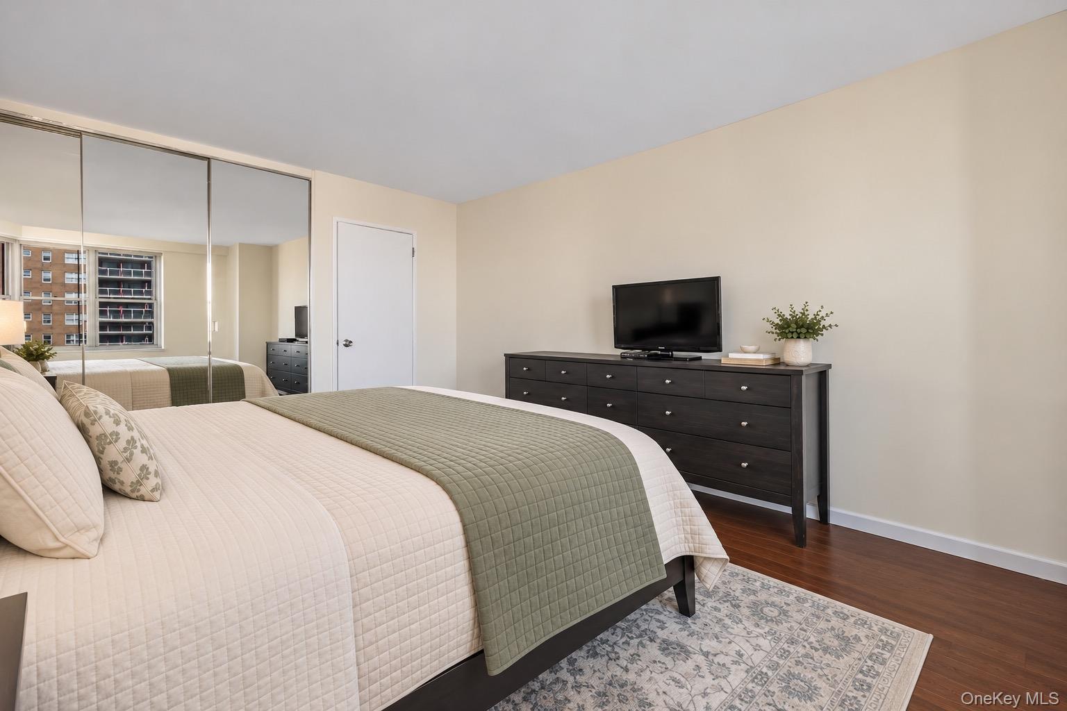 70-25 Yellowstone Boulevard, Unit 8Z photo 9