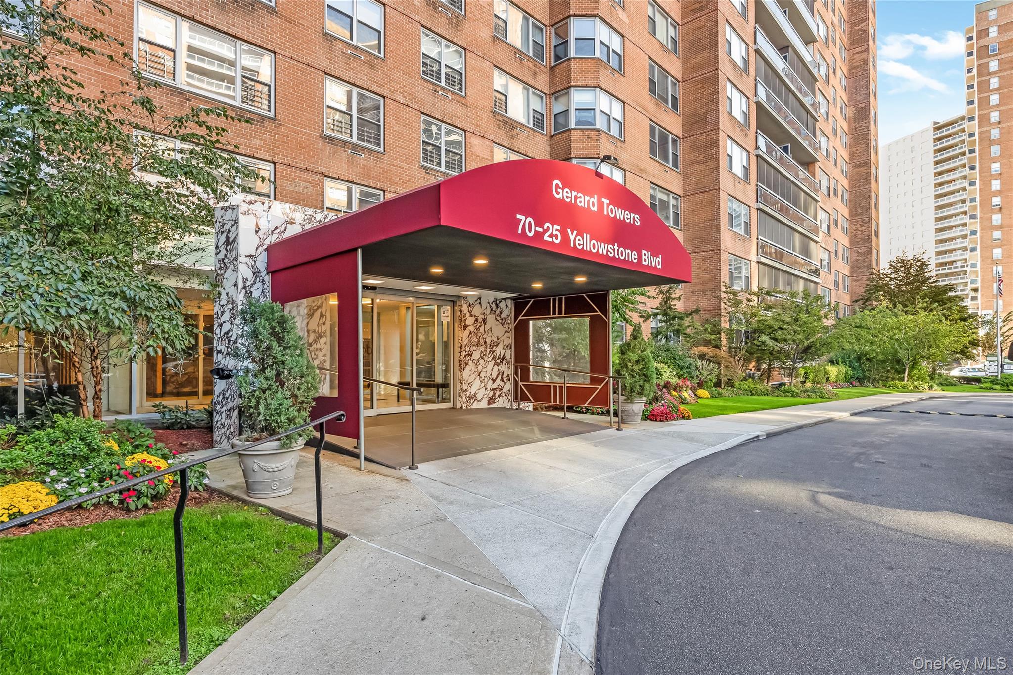 70-25 Yellowstone Boulevard, Unit 8Z photo 20