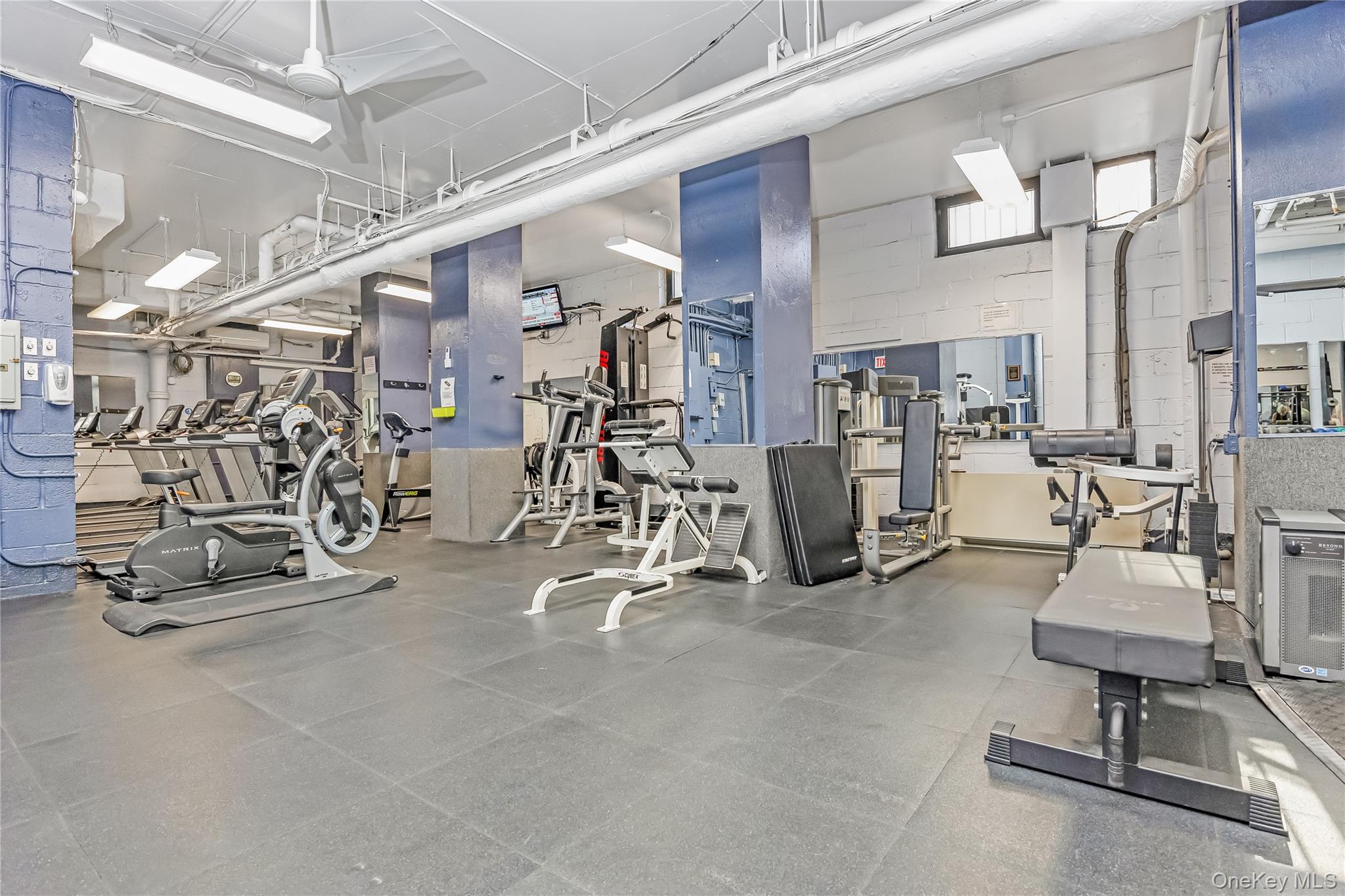 70-25 Yellowstone Boulevard, Unit 8Z photo 16