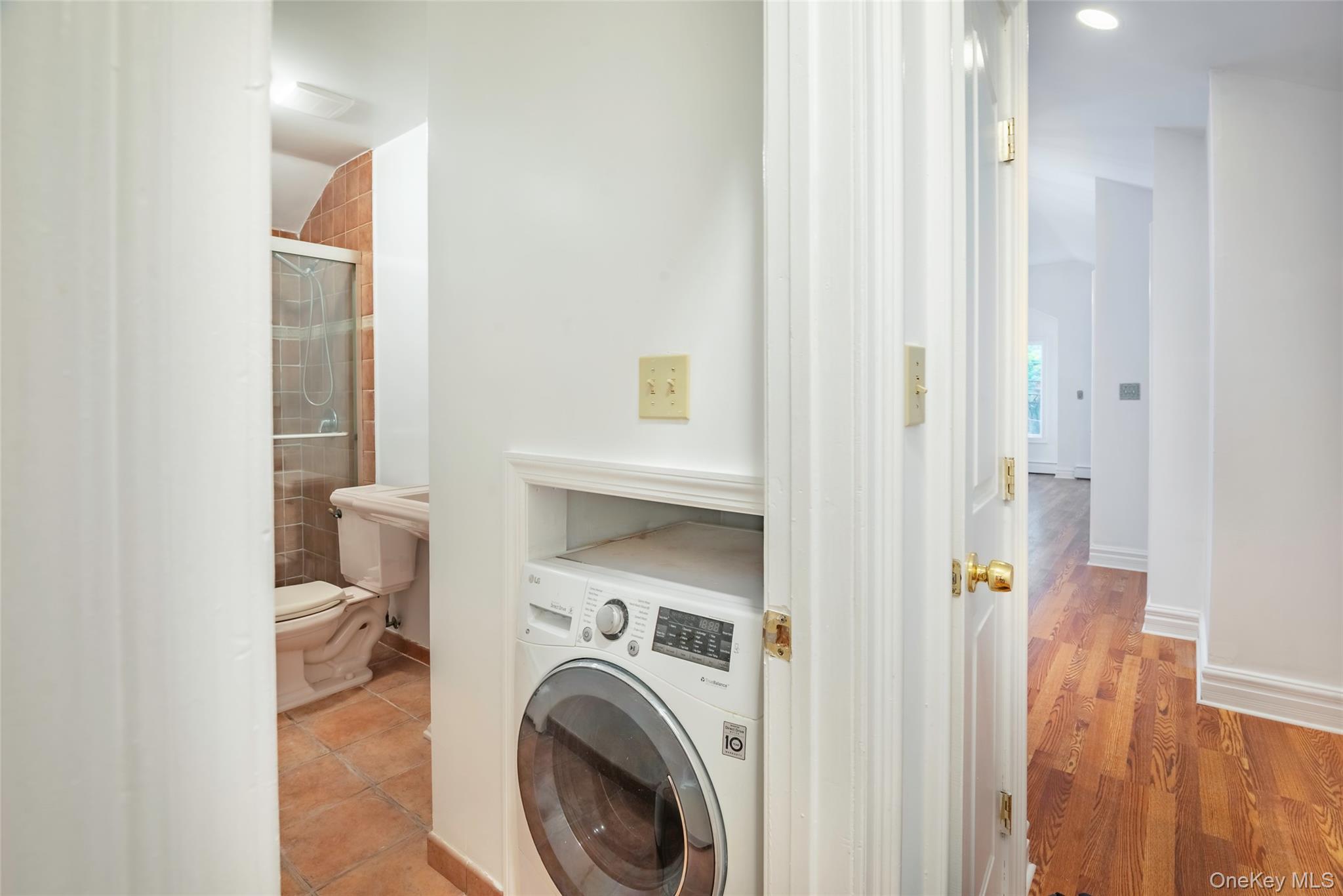 68-07 50th Avenue, Unit 2 photo 9