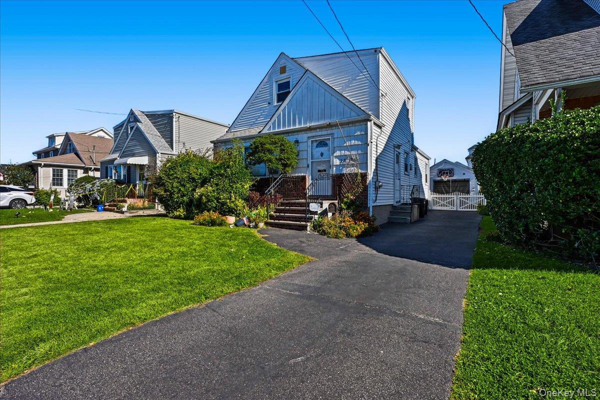 25 Poplar Street – For Sale photo 2