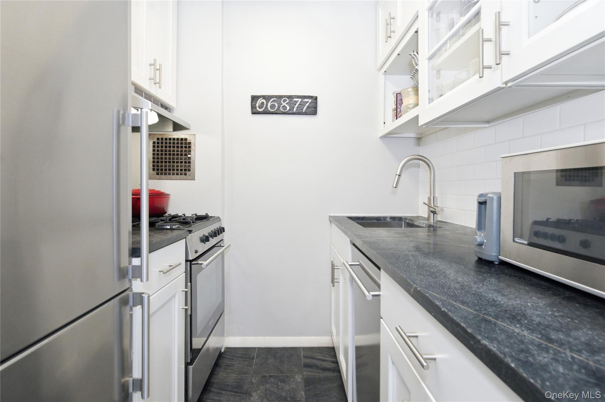 30 N Broadway, Unit 2E photo 9